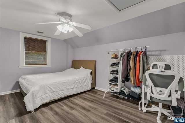 15 High Mountain Road, Oakland, NJ 07436