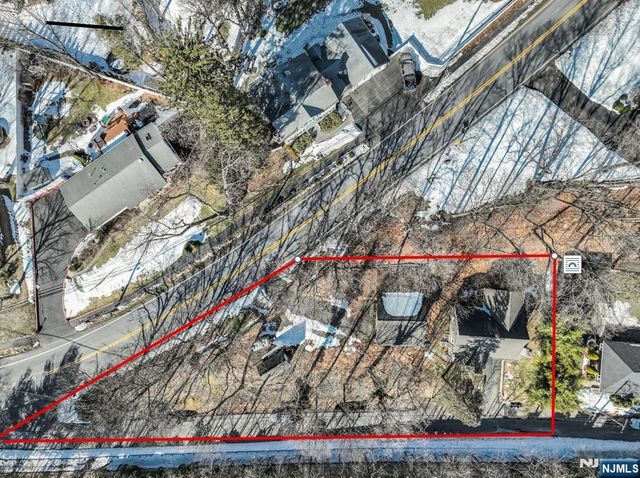 15 High Mountain Road, Oakland, NJ 07436