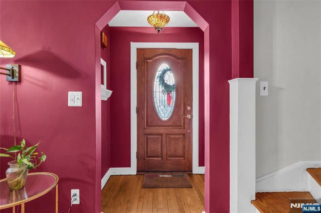 15 High Mountain Road, Oakland, NJ 07436