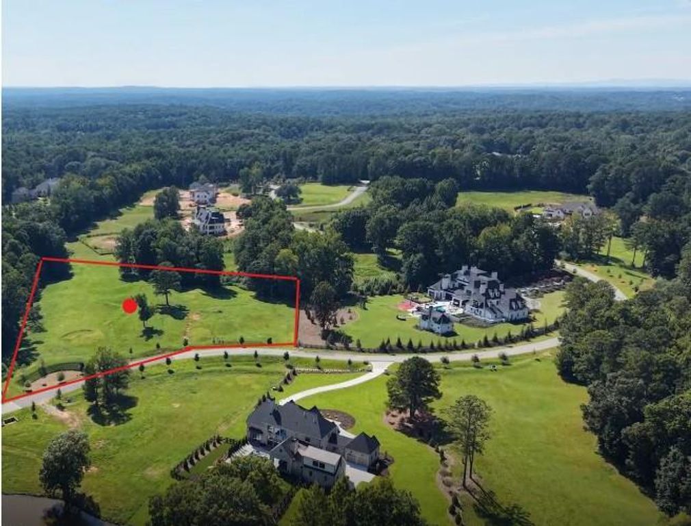 Image 1 of property listing at 1053 Homestead Drive, Milton, GA 30004