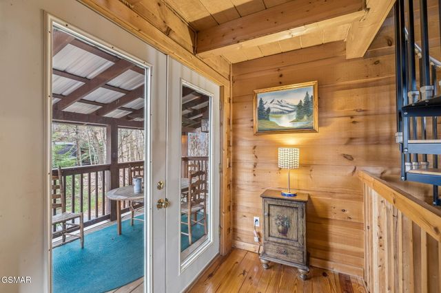 1235 N Baden Drive, Gatlinburg, TN 37738