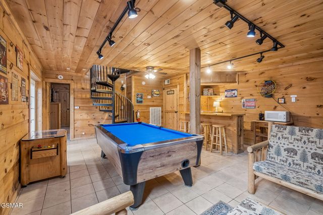 1235 N Baden Drive, Gatlinburg, TN 37738