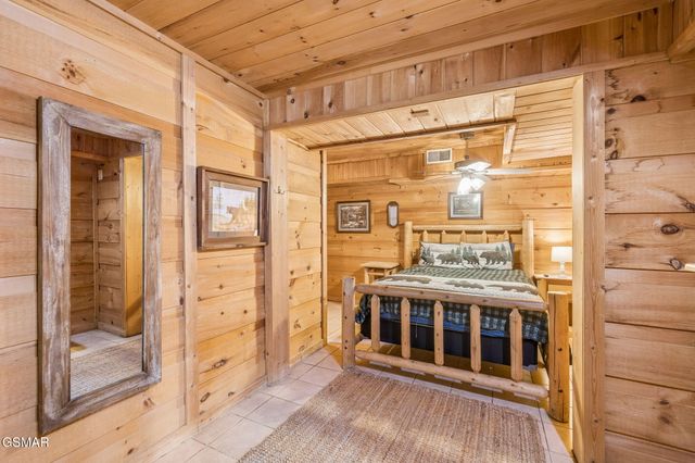 1235 N Baden Drive, Gatlinburg, TN 37738