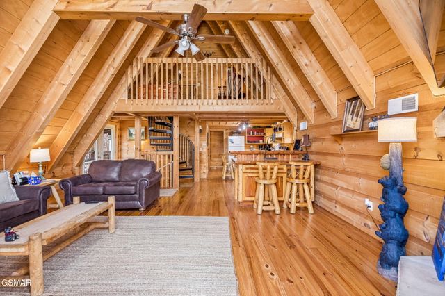 1235 N Baden Drive, Gatlinburg, TN 37738