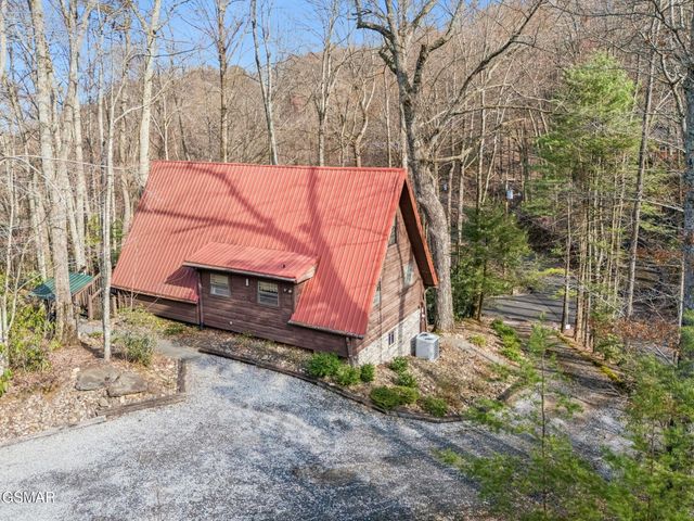 1235 N Baden Drive, Gatlinburg, TN 37738