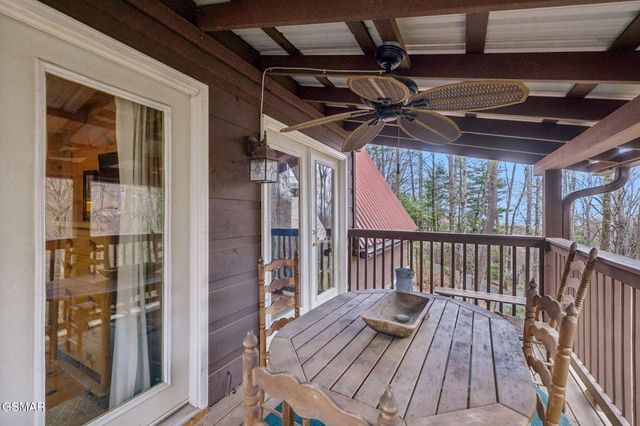 1235 N Baden Drive, Gatlinburg, TN 37738