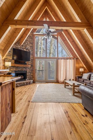 1235 N Baden Drive, Gatlinburg, TN 37738