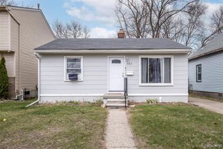 957 E Meyers Avenue, Hazel Park, MI 48030