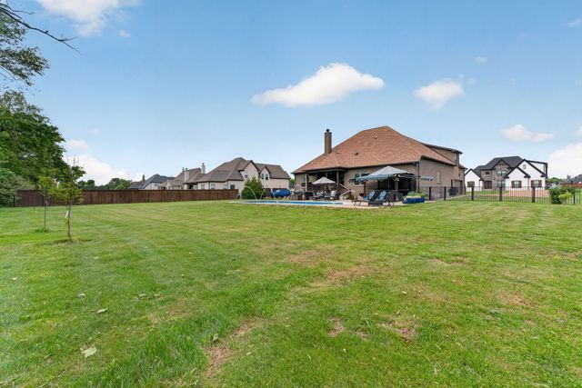 450 Cobblestone Way, Mount Juliet, TN 37122