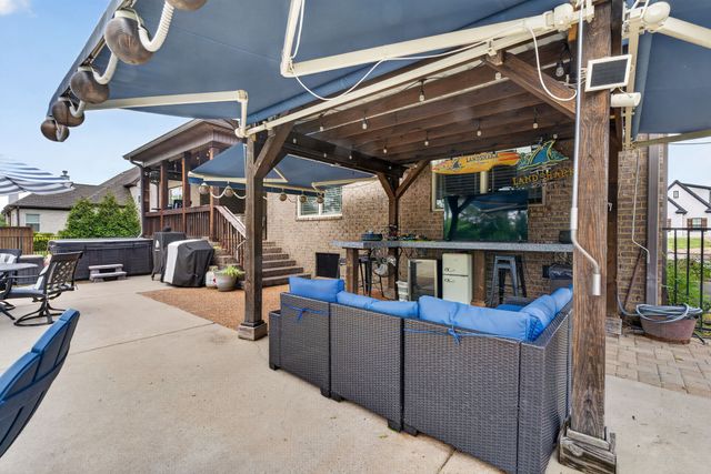450 Cobblestone Way, Mount Juliet, TN 37122
