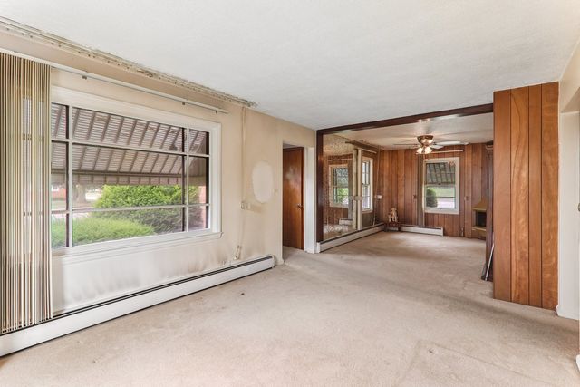 2218 Pearsall Parkway, Waukegan, IL 60085