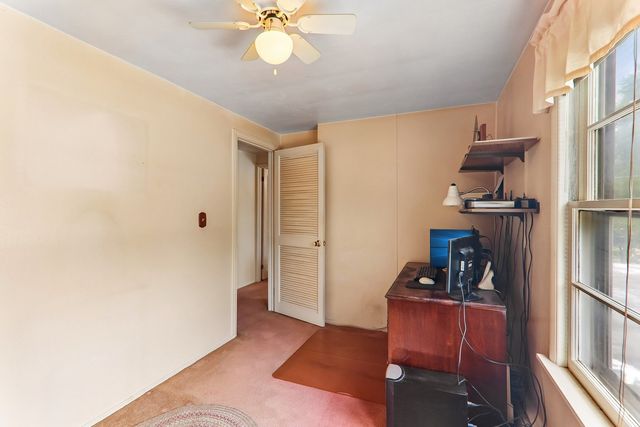 2218 Pearsall Parkway, Waukegan, IL 60085
