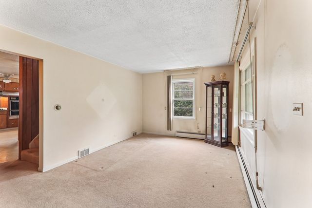 2218 Pearsall Parkway, Waukegan, IL 60085