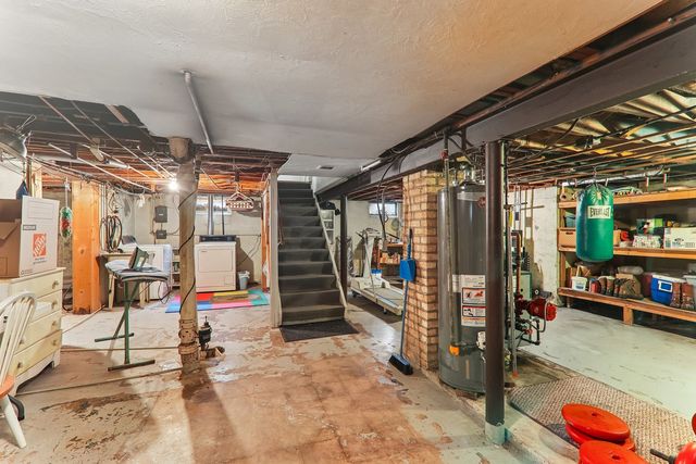 2218 Pearsall Parkway, Waukegan, IL 60085