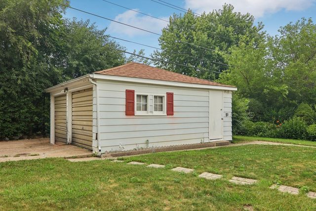 2218 Pearsall Parkway, Waukegan, IL 60085