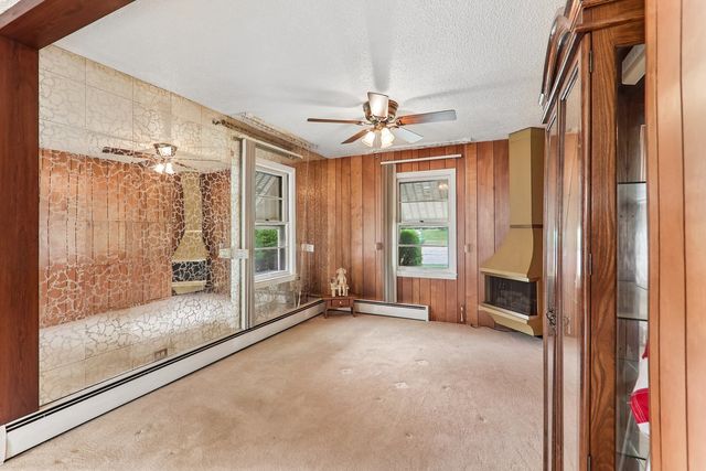 2218 Pearsall Parkway, Waukegan, IL 60085