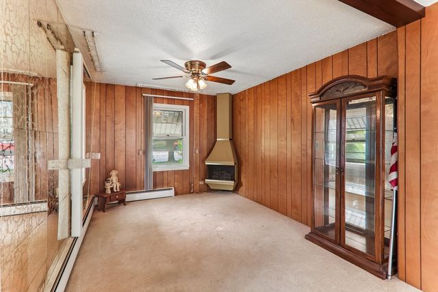 2218 Pearsall Parkway, Waukegan, IL 60085