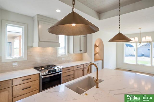 3510 S 219th Avenue, Omaha, NE 68022