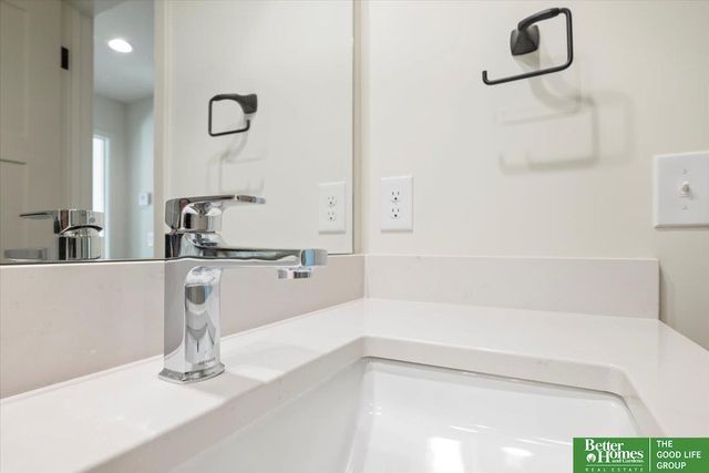 3510 S 219th Avenue, Omaha, NE 68022