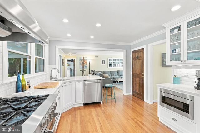 264 BEACHVIEW AVE, Manahawkin, NJ 08050