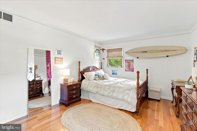 264 BEACHVIEW AVE, Manahawkin, NJ 08050