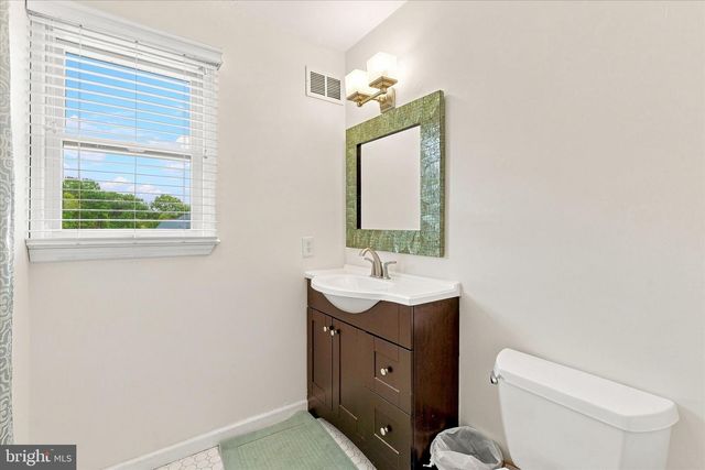 264 BEACHVIEW AVE, Manahawkin, NJ 08050