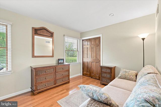 264 BEACHVIEW AVE, Manahawkin, NJ 08050