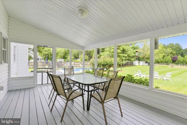 264 BEACHVIEW AVE, Manahawkin, NJ 08050