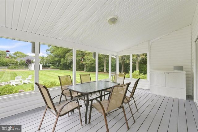 264 BEACHVIEW AVE, Manahawkin, NJ 08050