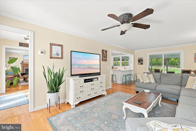 264 BEACHVIEW AVE, Manahawkin, NJ 08050