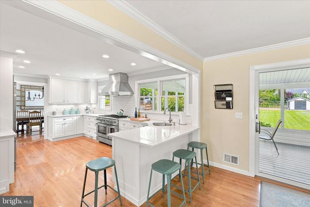 264 BEACHVIEW AVE, Manahawkin, NJ 08050