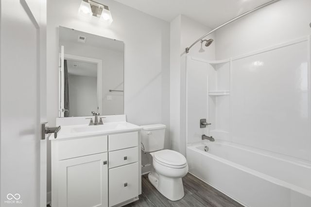 16755 Ayshire Drive, Fishers, IN 46037