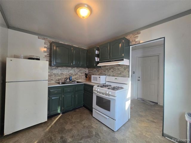 6118 Harrison Street, Garden City, MI 48135