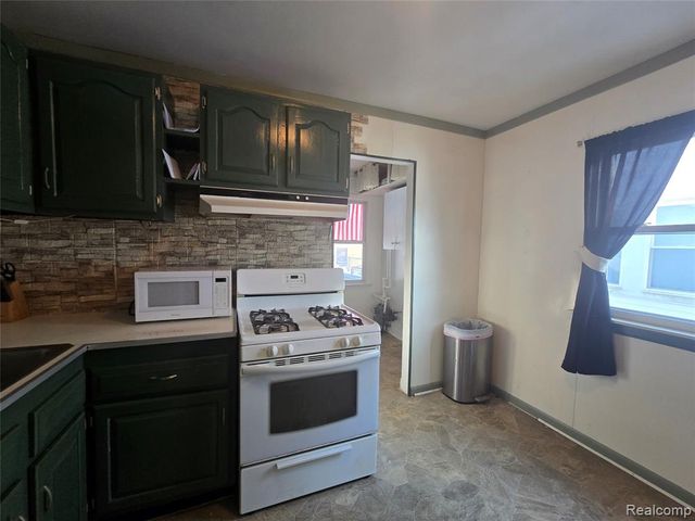 6118 Harrison Street, Garden City, MI 48135