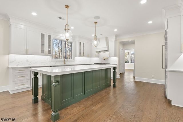 16 Dougal Ave, Livingston Twp., NJ 07039