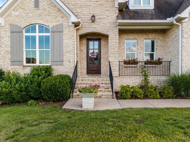 4011 Pinwheel Ct, Arrington, TN 37014