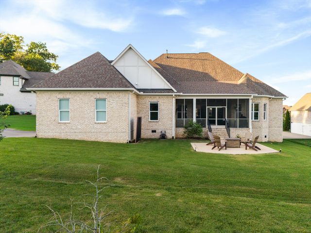 4011 Pinwheel Ct, Arrington, TN 37014
