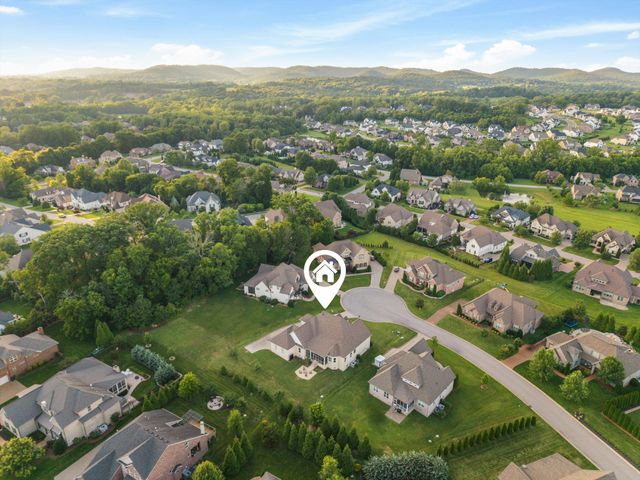4011 Pinwheel Ct, Arrington, TN 37014