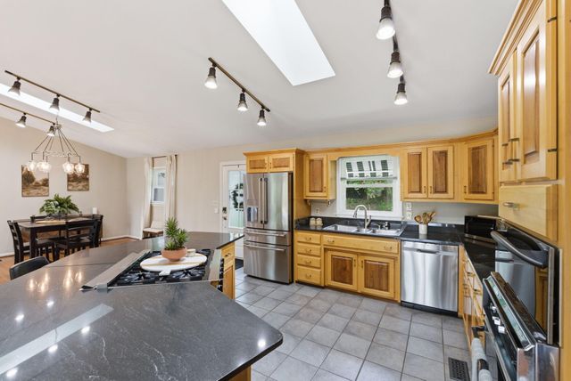 237 Rose Hill Avenue, Versailles, KY 40383