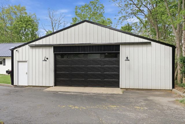 237 Rose Hill Avenue, Versailles, KY 40383