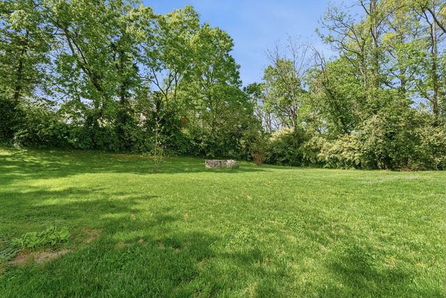 237 Rose Hill Avenue, Versailles, KY 40383