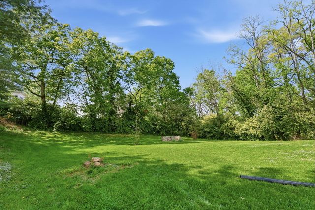 237 Rose Hill Avenue, Versailles, KY 40383