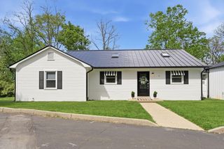 237 Rose Hill Avenue, Versailles, KY 40383