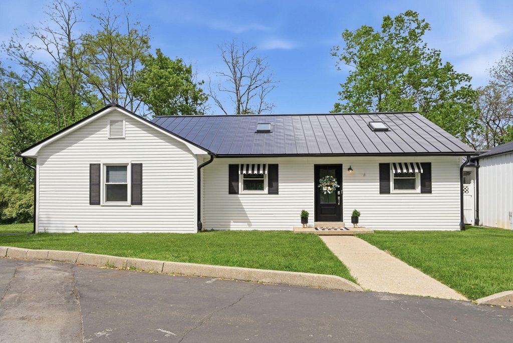 237 Rose Hill Avenue, Versailles, KY 40383
