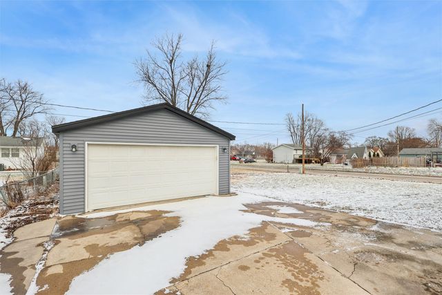 326 NE 6th Street, Ankeny, IA 50021