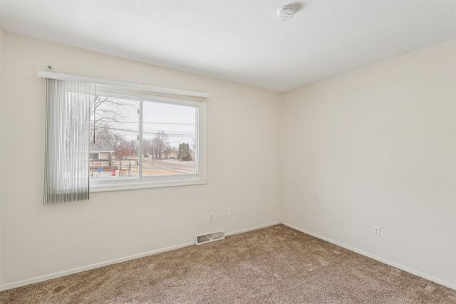 326 NE 6th Street, Ankeny, IA 50021