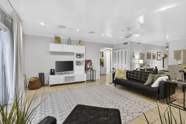 202 Oxford 200, West Palm Beach, FL 33417