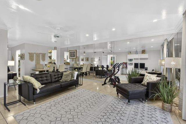 202 Oxford 200, West Palm Beach, FL 33417