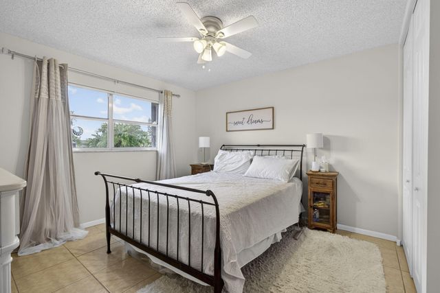 202 Oxford 200, West Palm Beach, FL 33417