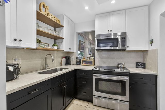 202 Oxford 200, West Palm Beach, FL 33417